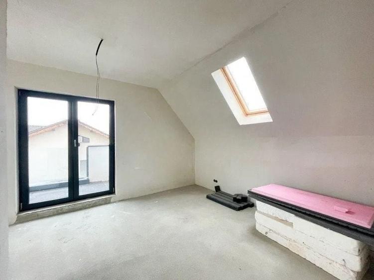 Duplex cu 4 camere cu Canalizare în Someșeni