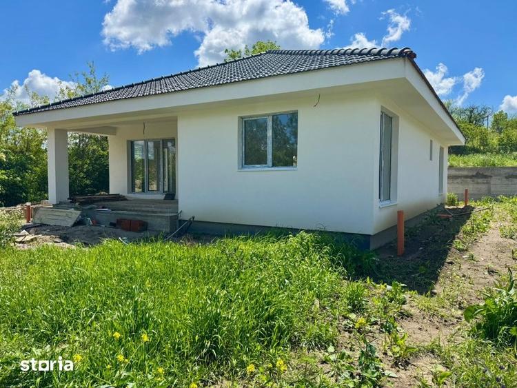 Casă cu 3 camere cu Teren 592 Mp în Aiton