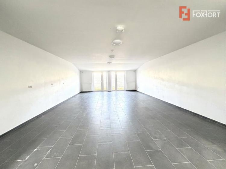 Hotel/Pensiune, de 1,050 mp, în Dumbrăvița