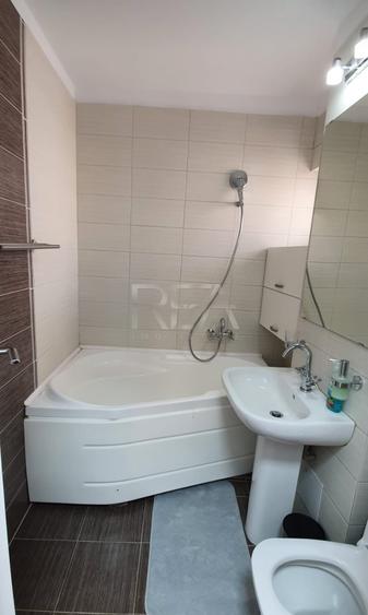 Apartament cu 3 camere decomandat, mobilat în Tineretului