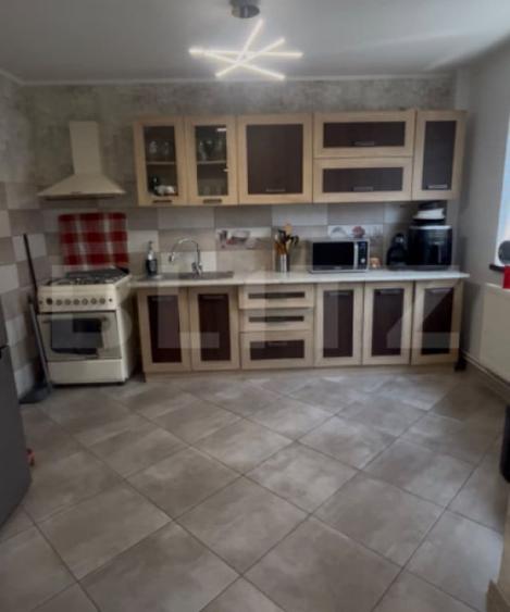 Casă cu 5 camere cu Teren 1000 Mp în Central