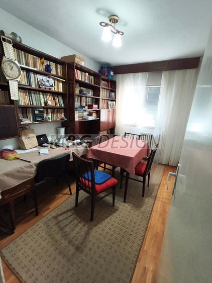 Apartament cu 3 camere decomandat în Lipovei