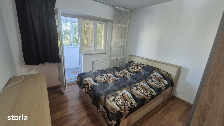Apartament cu 3 camere decomandat în Lacul Tei