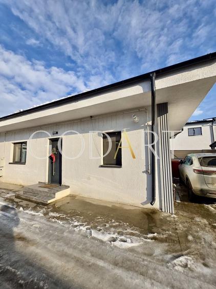Casă individuală cu 3 camere cu Canalizare în Central