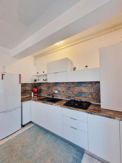 Penthouse cu 2 camere decomandat, mobilat în Mamaia-Sat
