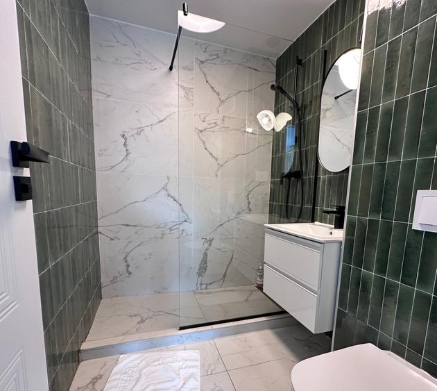 Apartament cu 4 camere decomandat, mobilat în P-ța Unirii