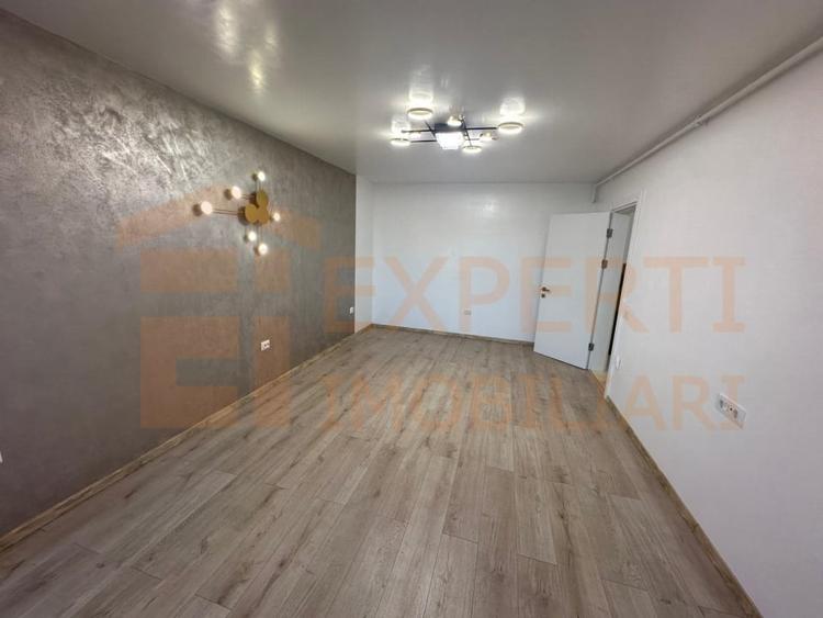 Apartament cu 2 camere decomandat în Casa de Cultură