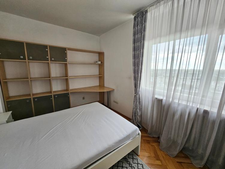 Apartament cu 3 camere semidecomandat în Națiunile Unite