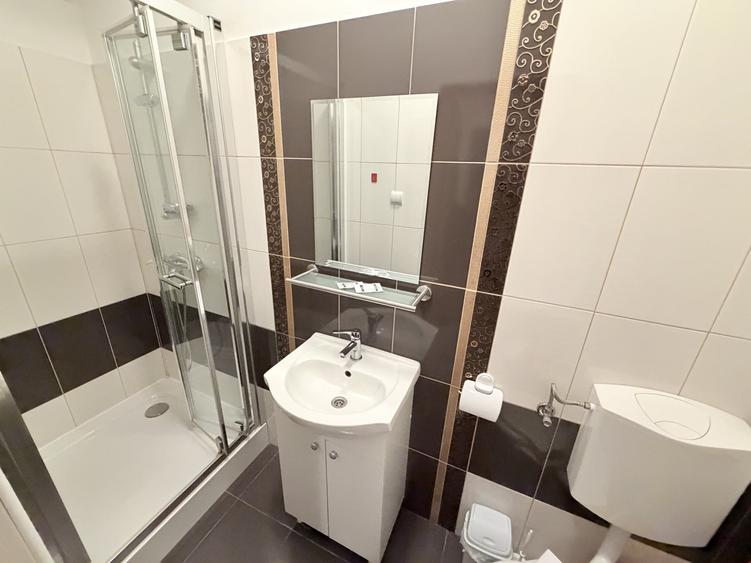 Apartament cu 4 camere decomandat, mobilat în Ultracentral