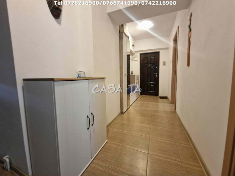 Apartament cu 4 camere decomandat în Central