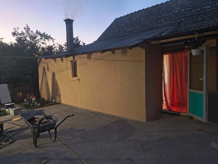Casă cu 3 camere în Peregu Mic