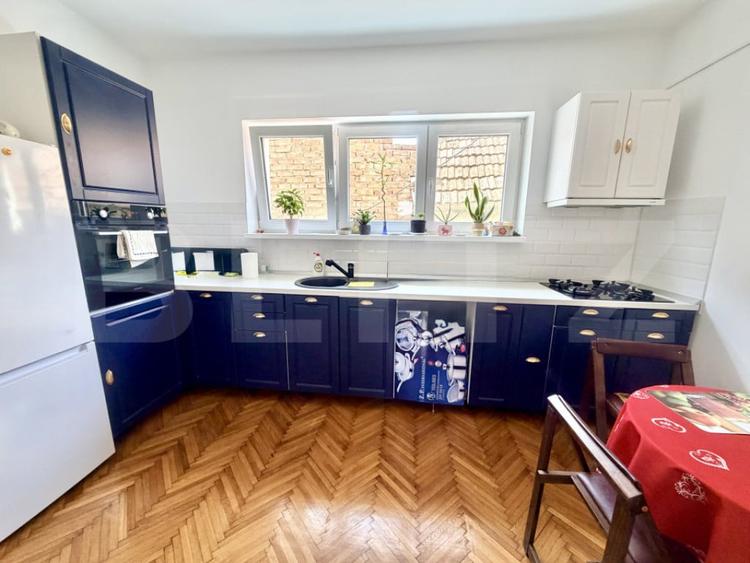 Casă cu 5 camere cu Teren 100 Mp în Cetate