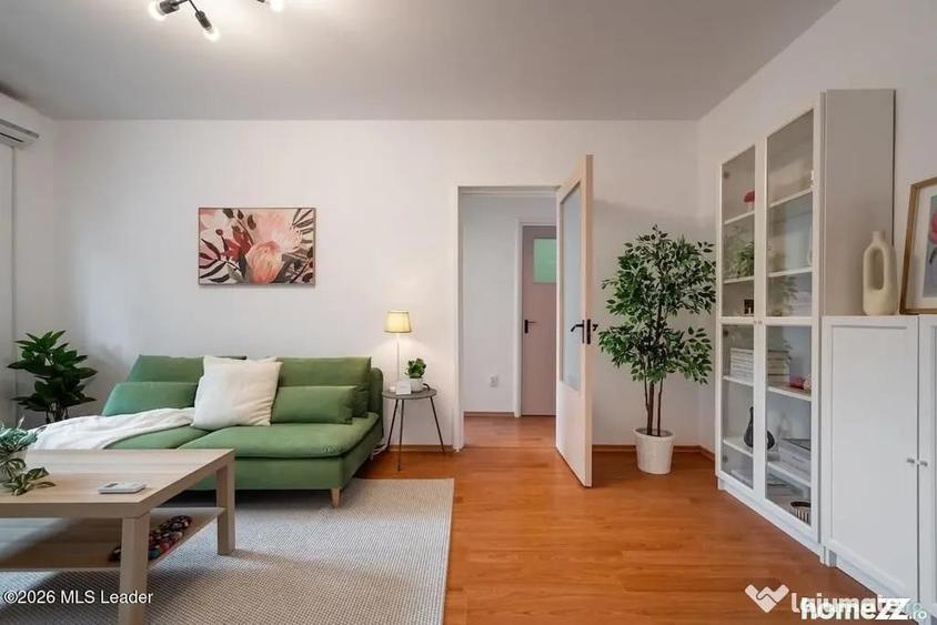 Apartament cu 4 camere semidecomandat în Drumul Taberei