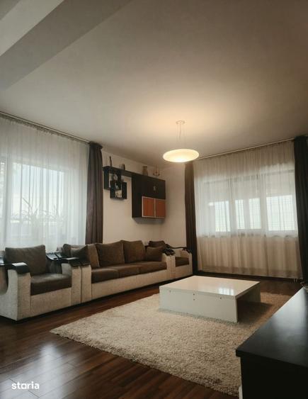 Casă cu 4 camere cu Teren 990 Mp în Ghercești
