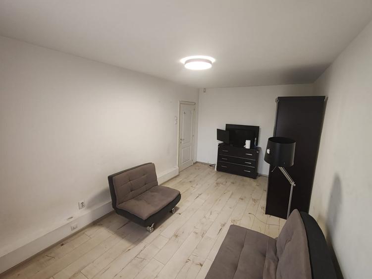 Apartament cu 3 camere decomandat, mobilat în Griviței
