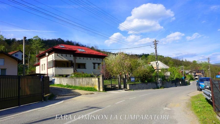 ELEGANTA SI LINISTE LA CATIVA PASI DE STATIUNILE VALCENE - 30