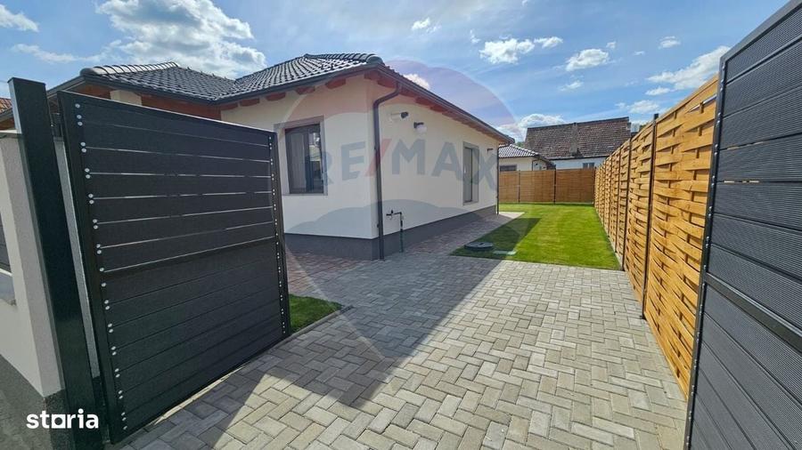 Casă cu 3 camere cu Teren 300 Mp în Central