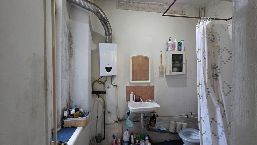 Apartament cu 4 camere semidecomandat în Universitate