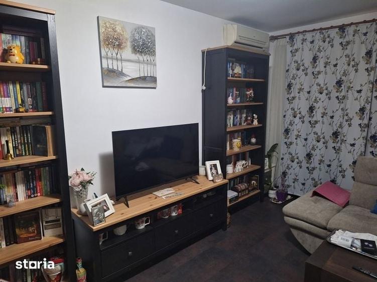 Apartament cu 3 camere decomandat în Titan