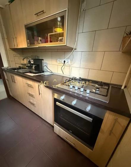 Apartament cu 3 camere, mobilat în Titan