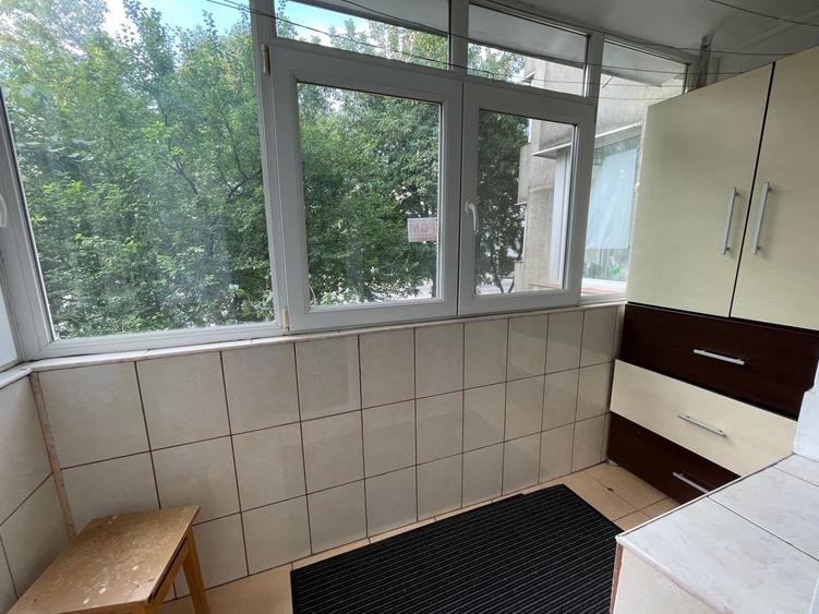 Apartament cu 3 camere decomandat, mobilat în Canta