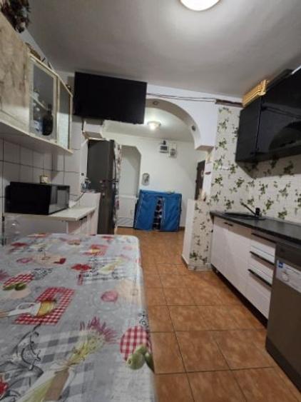 Apartament mobilat si utilat 3 camere decomandat Aparatorii Patriei  120 000 EU - 7