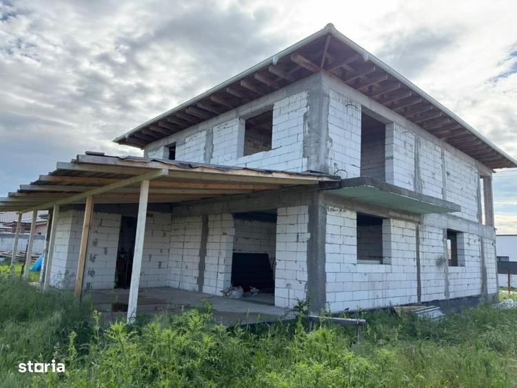 Casă cu 4 camere cu Teren 450 Mp în Central