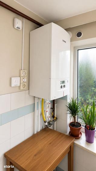 Apartament cu 3 camere semidecomandat în Km 4