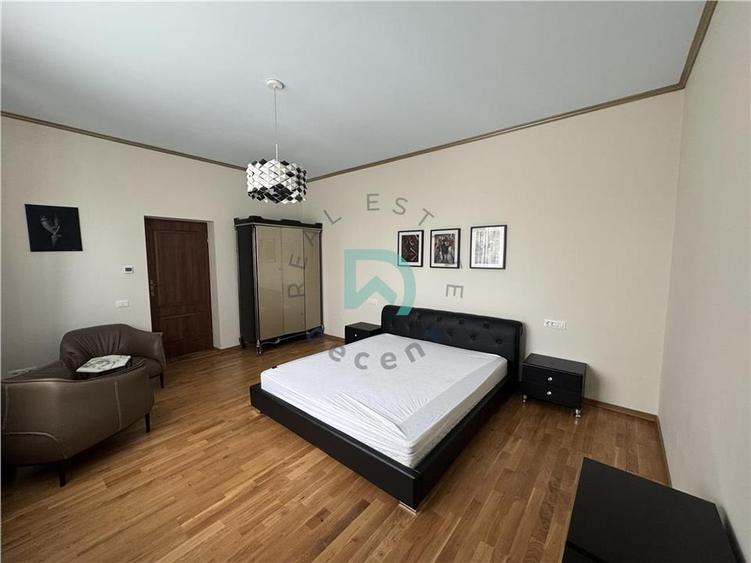 Apartament cu 2 camere semidecomandat, mobilat în Central