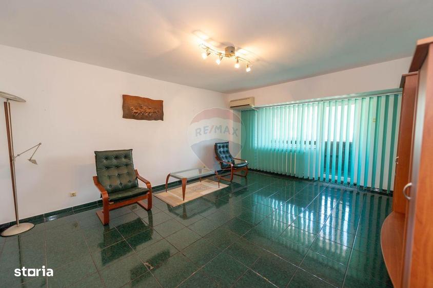 Apartament cu 3 camere, mobilat în Decebal