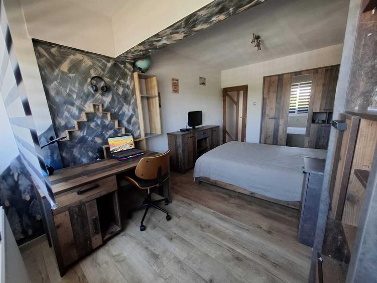 Apartament cu 4 camere în Dacia
