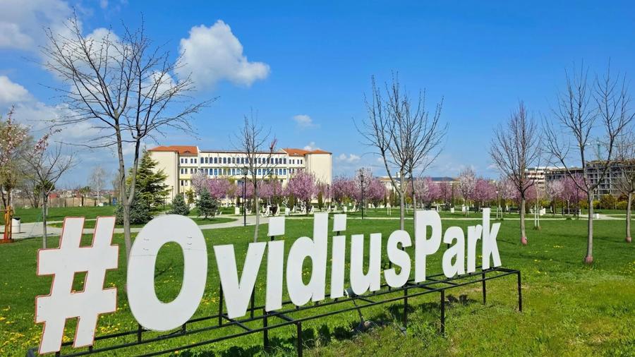 Apartament cu 3 camere decomandat, mobilat în Tomis Nord