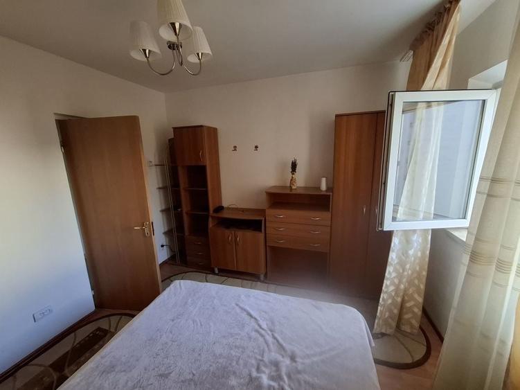Apartament cu 2 camere decomandat în Teiul Doamnei