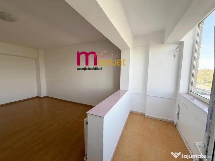 Apartament cu 2 camere decomandat în Pelican