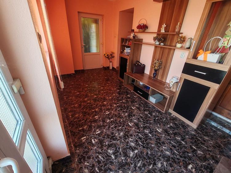 Vand casa Nadlac sau schimb cu apartament in Arad - 1