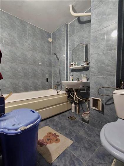 Apartament cu 3 camere decomandat, mobilat în Frumoasa