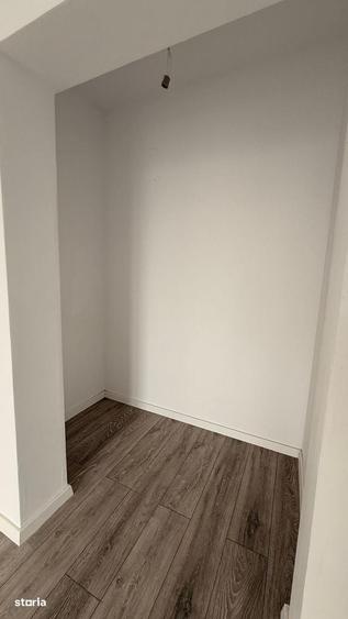 Casă cu 4 camere semidecomandat cu Teren 400 Mp în Miroslava