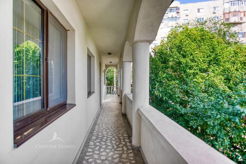 Apartament cu 3 camere semidecomandat în Sebastian