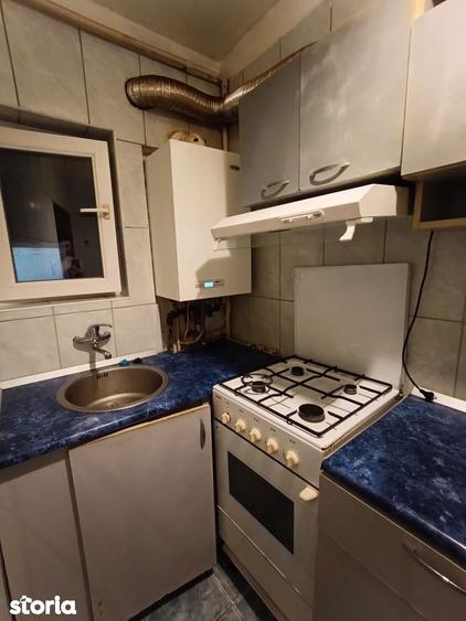 De vanzare apartament 3 camere metrou Gorjului, c/f 2 - 5