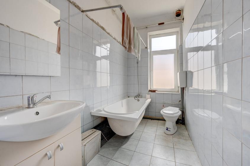 Apartament cu 3 camere semidecomandat în Pache Protopopescu