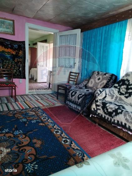 Casă cu 4 camere cu Teren 712 Mp în Călinești