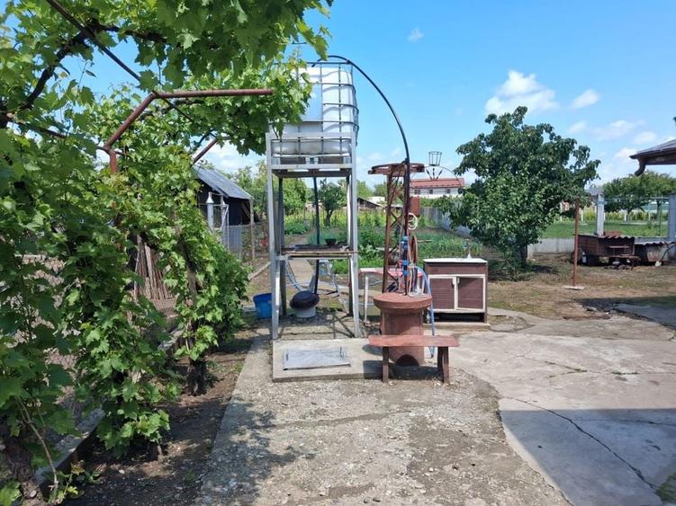 Casă cu 3 camere în Coșoveni
