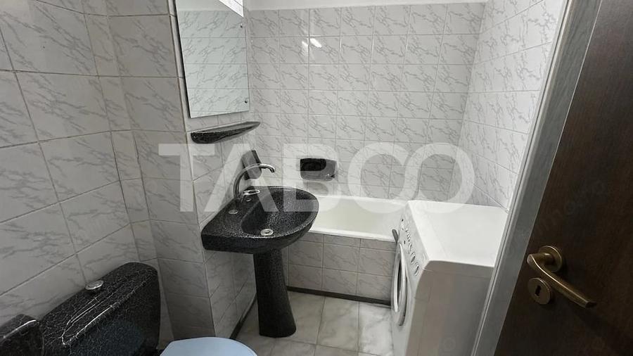 Apartament cu 4 camere decomandat în Ștrand