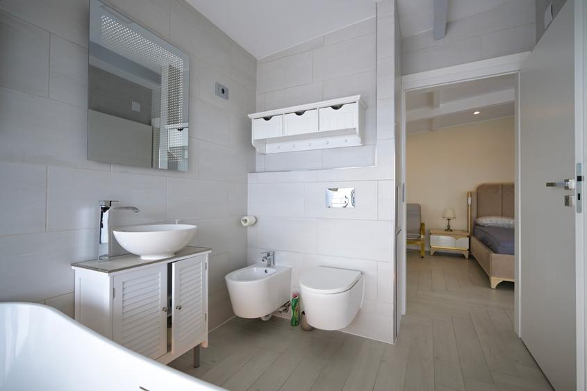 Apartament cu 5 camere, mobilat în Mihai Bravu