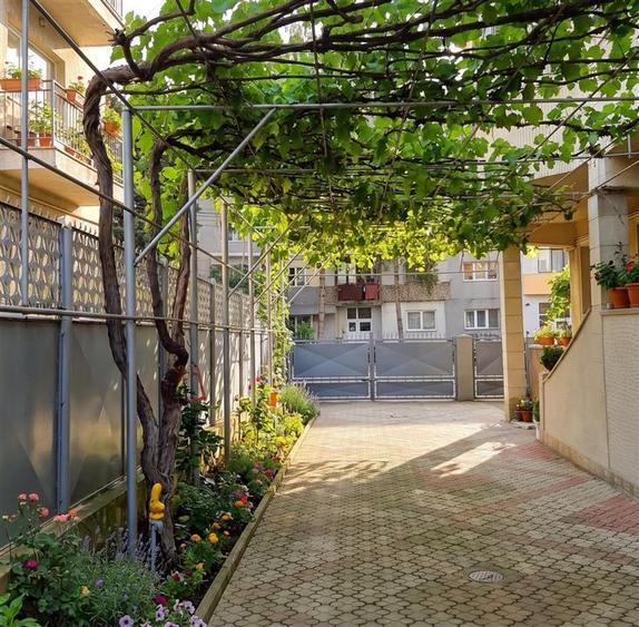Casă individuală cu 7 camere cu Canalizare în Burdujeni