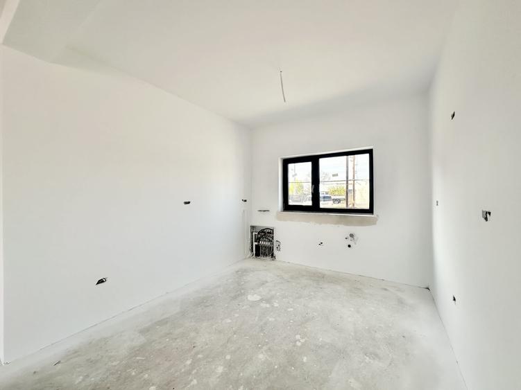 Duplex cu 3 camere cu Canalizare în Moșnița Nouă