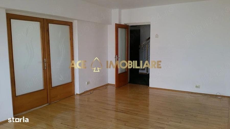Apartament cu 4 camere în Unirii
