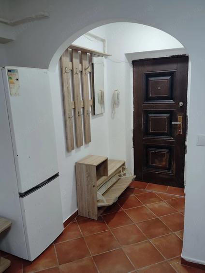 Garsonieră decomandată în Central