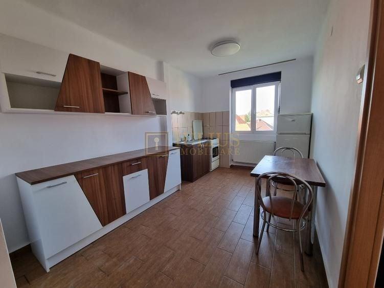 Apartament cu 2 camere decomandat în Complex Studențesc