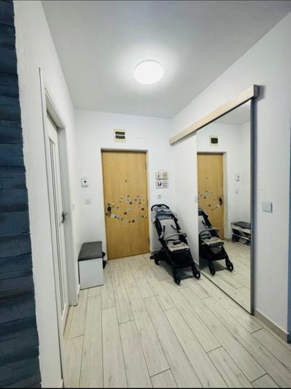 Apartament cu 3 camere, mobilat în Florești — fotografia 3